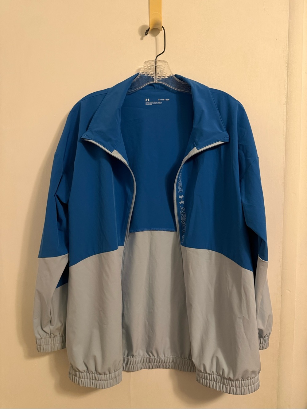 Under Armour Blue and Light Gray Colorblock Windbreaker Jacket